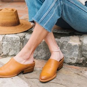 NWT Tecovas Sophie Western Mule 9.5